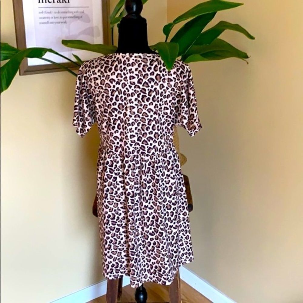 Leopard Short Sleeve Dress - Picture 5 of 8